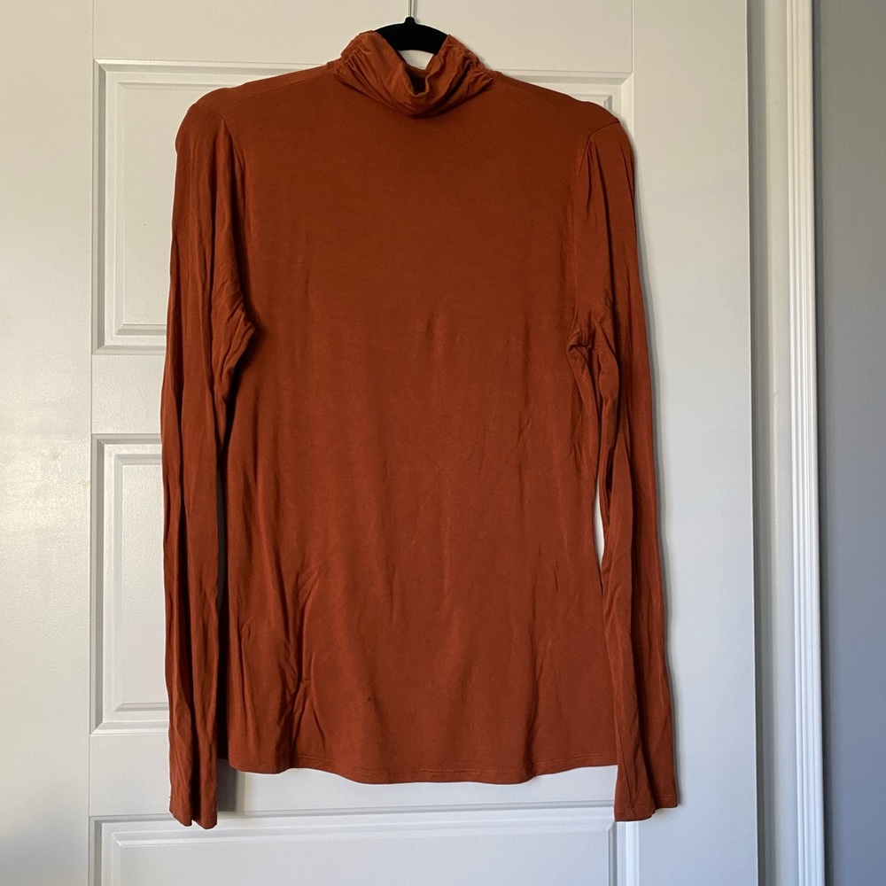 RW&Co fitted cognac- coloured turtleneck
